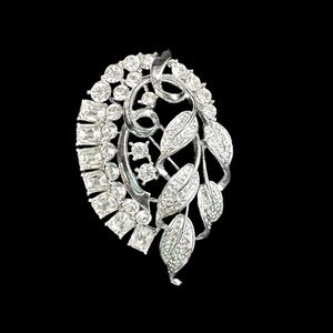 Elegant Vintage Silver and Rhinestone Leaf Brooch - MINT CONDITION